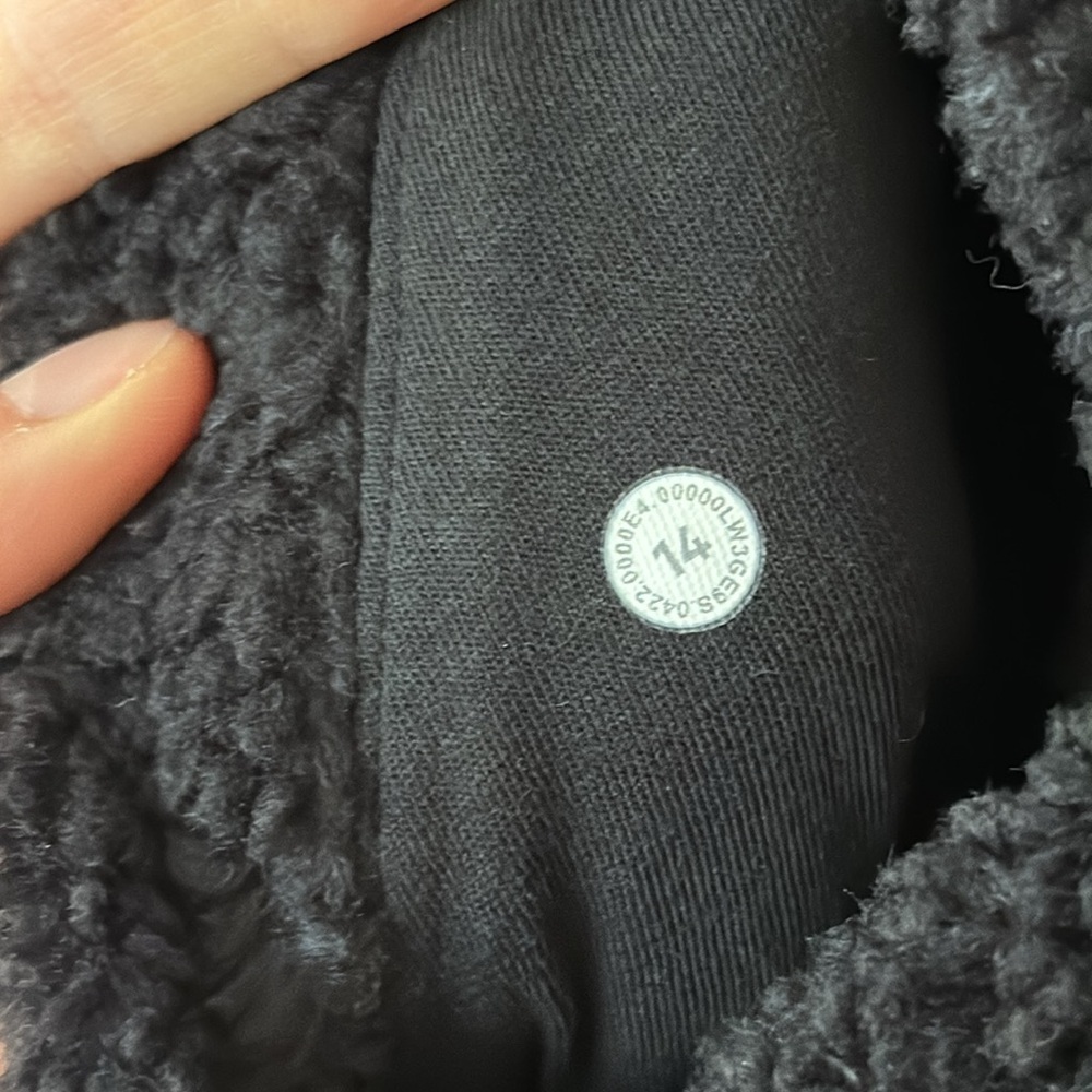 Lululemon 14 Collarless Textured Fleece Full Zip in Black - Picture 8 of 14